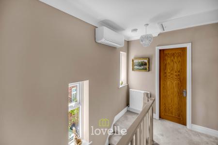 3 bedroom Detached house for sale in The Cresta, Grimsby, DN34