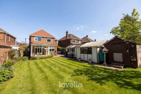 3 bedroom Detached house for sale in The Cresta, Grimsby, DN34