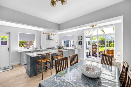 3 bedroom Detached house for sale in The Cresta, Grimsby, DN34