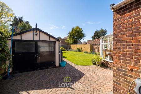 3 bedroom Detached house for sale in The Cresta, Grimsby, DN34