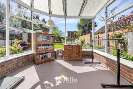3 bedroom Detached house for sale in The Cresta, Grimsby, DN34