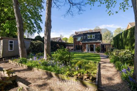 5 bedroom Detached house for sale in Woodrow Park, Scartho, Grimsby, DN33