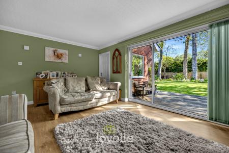 5 bedroom Detached house for sale in Woodrow Park, Scartho, Grimsby, DN33