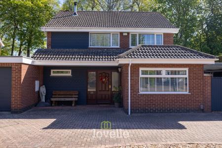 5 bedroom Detached house for sale in Woodrow Park, Scartho, Grimsby, DN33