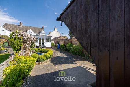 2 bedroom Cottage for sale in Cottagers Plot, Laceby, DN37