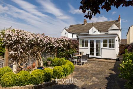 2 bedroom Cottage for sale in Cottagers Plot, Laceby, DN37