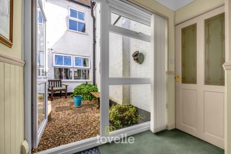 2 bedroom Cottage for sale in Cottagers Plot, Laceby, DN37