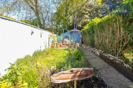 2 bedroom Terraced House for sale in Commercial Road, Louth, LN11