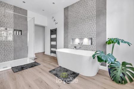 4 bedroom Detached house for sale in Louth Road, Scartho, Grimsby, DN33
