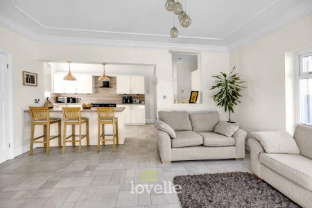 4 bedroom Detached house for sale in Louth Road, Scartho, Grimsby, DN33