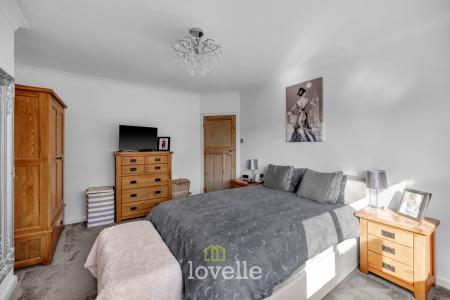 4 bedroom Semi-detached house for sale in Waltham Road, Scartho, Grimsby, DN33