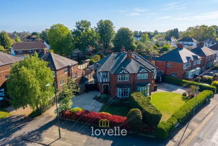 4 bedroom Semi-detached house for sale in Waltham Road, Scartho, Grimsby, DN33