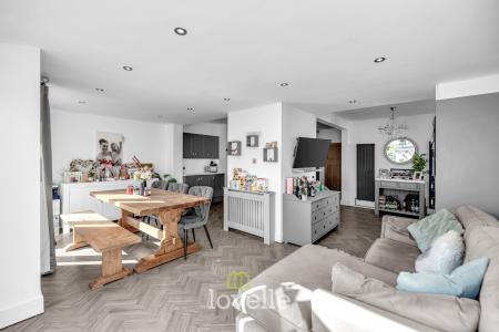 4 bedroom Semi-detached house for sale in Waltham Road, Scartho, Grimsby, DN33