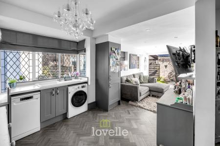 4 bedroom Semi-detached house for sale in Waltham Road, Scartho, Grimsby, DN33
