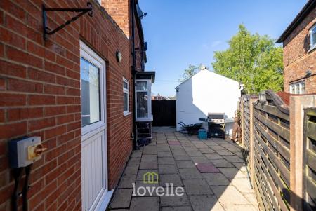 4 bedroom Semi-detached house for sale in Waltham Road, Scartho, Grimsby, DN33