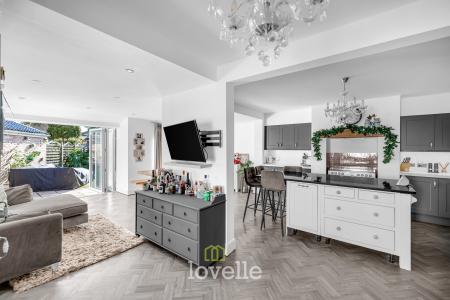 4 bedroom Semi-detached house for sale in Waltham Road, Scartho, Grimsby, DN33