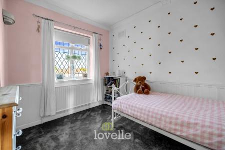 4 bedroom Semi-detached house for sale in Waltham Road, Scartho, Grimsby, DN33