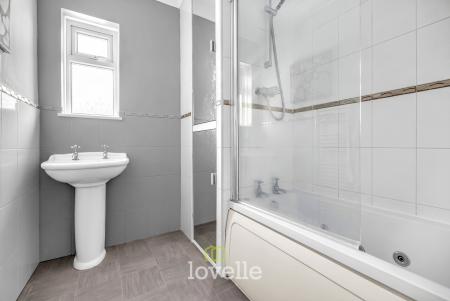 4 bedroom Semi-detached house for sale in Waltham Road, Scartho, Grimsby, DN33