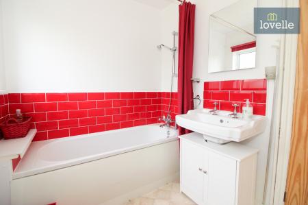 4 bedroom Detached house for sale in Church Lane, Saltfleetby, LN11