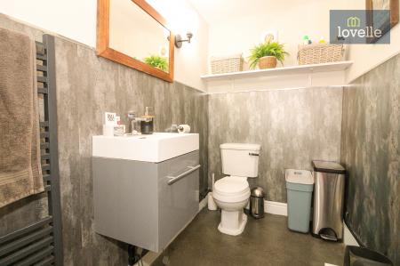 3 bedroom Detached bungalow for sale in Main Road, Covenham Saint Bartholomew, LN11