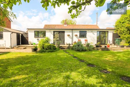 3 bedroom Detached bungalow for sale in Main Road, Covenham Saint Bartholomew, LN11