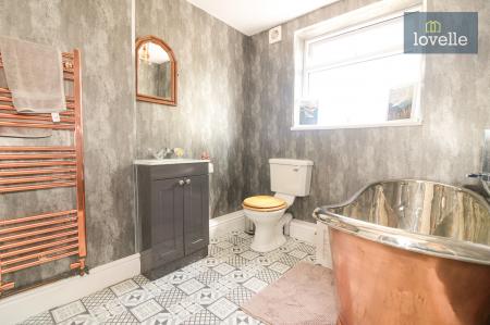 3 bedroom Detached bungalow for sale in Main Road, Covenham Saint Bartholomew, LN11