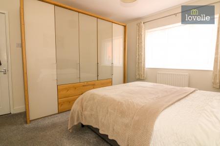 3 bedroom Detached bungalow for sale in Main Road, Covenham Saint Bartholomew, LN11