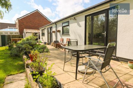 3 bedroom Detached bungalow for sale in Main Road, Covenham Saint Bartholomew, LN11