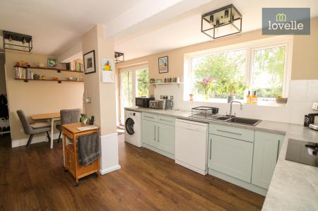 3 bedroom Detached bungalow for sale in Main Road, Covenham Saint Bartholomew, LN11