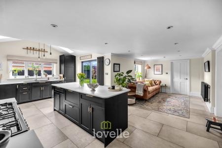 5 bedroom Detached house for sale in Archer Road, Waltham, DN37
