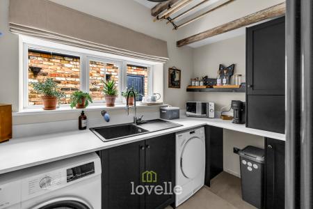 5 bedroom Detached house for sale in Archer Road, Waltham, DN37