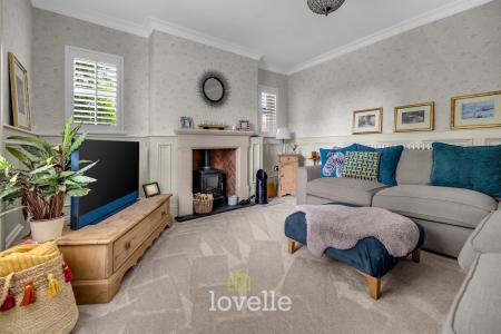 5 bedroom Detached house for sale in Archer Road, Waltham, DN37