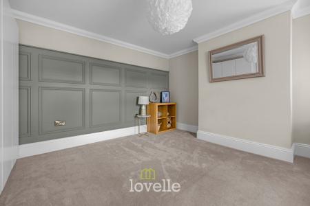 5 bedroom Detached house for sale in Archer Road, Waltham, DN37