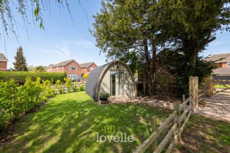 5 bedroom Detached house for sale in Archer Road, Waltham, DN37