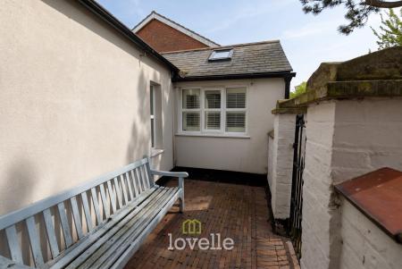 5 bedroom Detached house for sale in Archer Road, Waltham, DN37