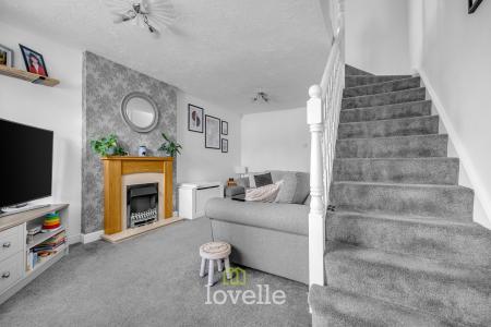 2 bedroom Semi-detached house for sale in foxglove Gardens, Grimsby, DN34