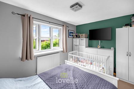 2 bedroom Semi-detached house for sale in foxglove Gardens, Grimsby, DN34