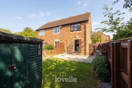 2 bedroom Semi-detached house for sale in foxglove Gardens, Grimsby, DN34