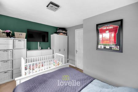 2 bedroom Semi-detached house for sale in foxglove Gardens, Grimsby, DN34