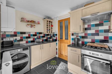 2 bedroom Semi-detached house for sale in foxglove Gardens, Grimsby, DN34