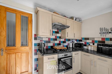 2 bedroom Semi-detached house for sale in foxglove Gardens, Grimsby, DN34