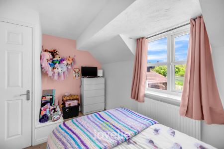 2 bedroom Semi-detached house for sale in foxglove Gardens, Grimsby, DN34