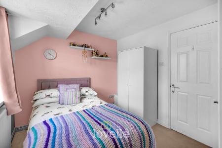 2 bedroom Semi-detached house for sale in foxglove Gardens, Grimsby, DN34
