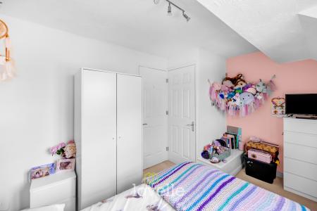 2 bedroom Semi-detached house for sale in foxglove Gardens, Grimsby, DN34
