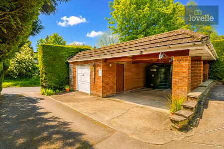 5 bedroom Detached house for sale in Welton Vale House, Welton le Wold, LN11