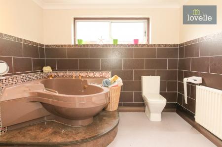 5 bedroom Detached house for sale in Welton Vale House, Welton le Wold, LN11