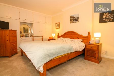 5 bedroom Detached house for sale in Welton Vale House, Welton le Wold, LN11