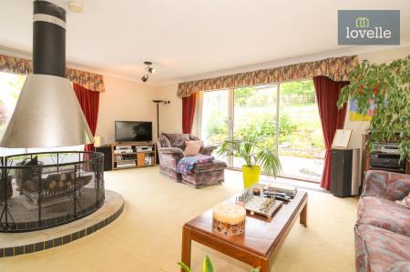 5 bedroom Detached house for sale in Welton Vale House, Welton le Wold, LN11