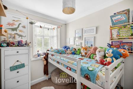 3 bedroom Semi-detached house for sale in Roundway, Grimsby, DN34