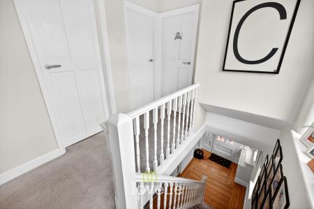 3 bedroom Semi-detached house for sale in Roundway, Grimsby, DN34
